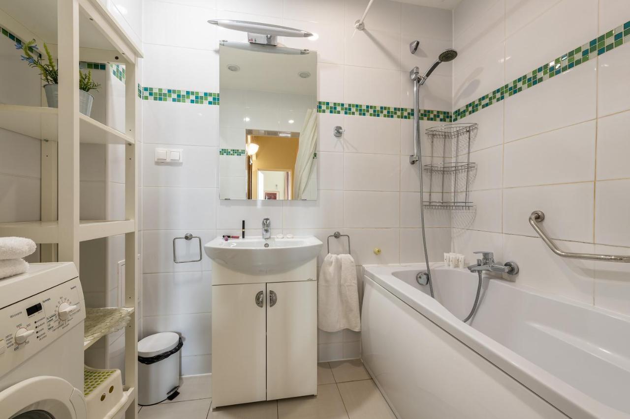 Two Bedroom Apartment For 6 People Варшава Екстериор снимка